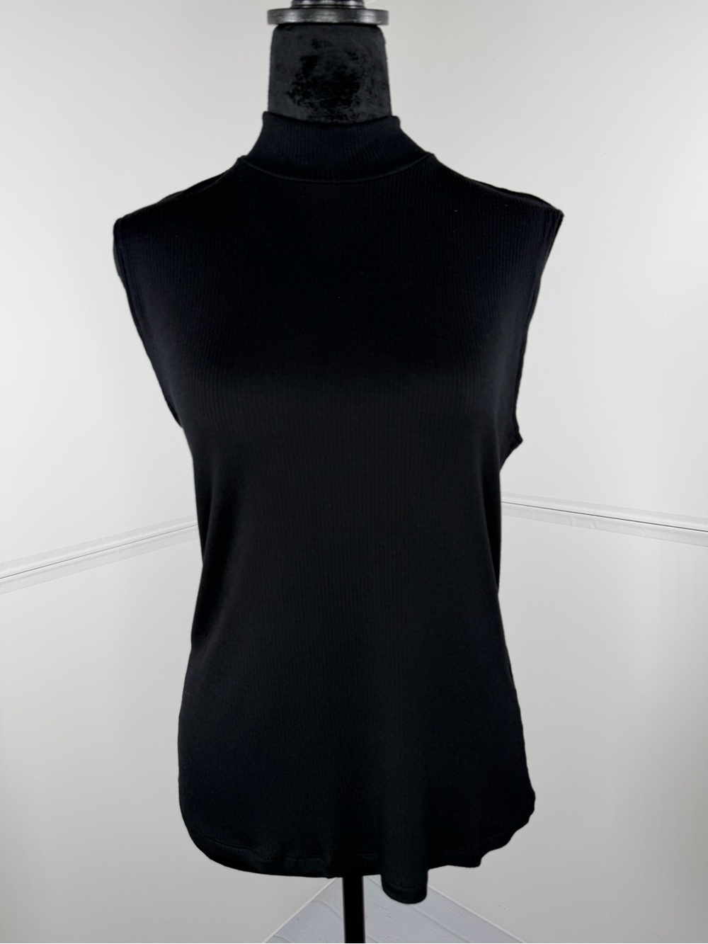 Banana Republic Black Ribbed Mock Neck Sleeveless Top Size Small